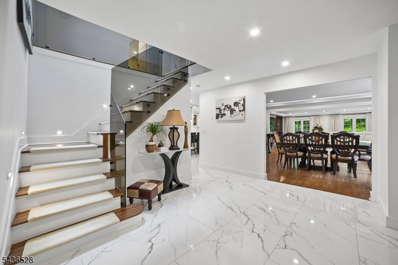 36 Ivy Pl