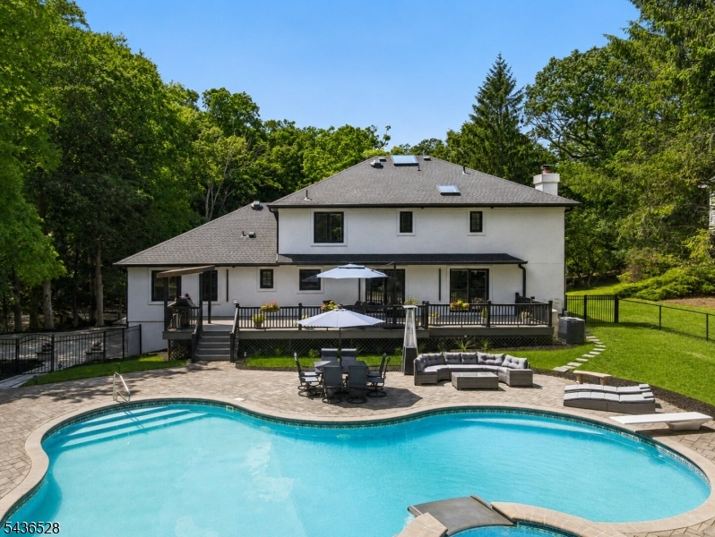 36 Ivy Pl