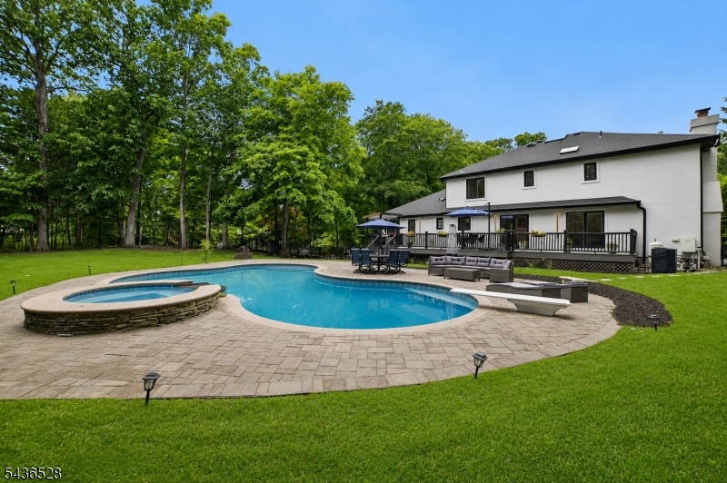 36 Ivy Pl