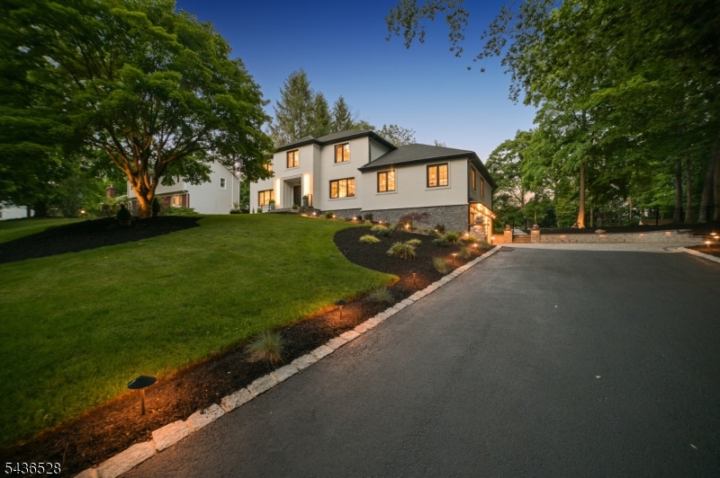 36 Ivy Pl