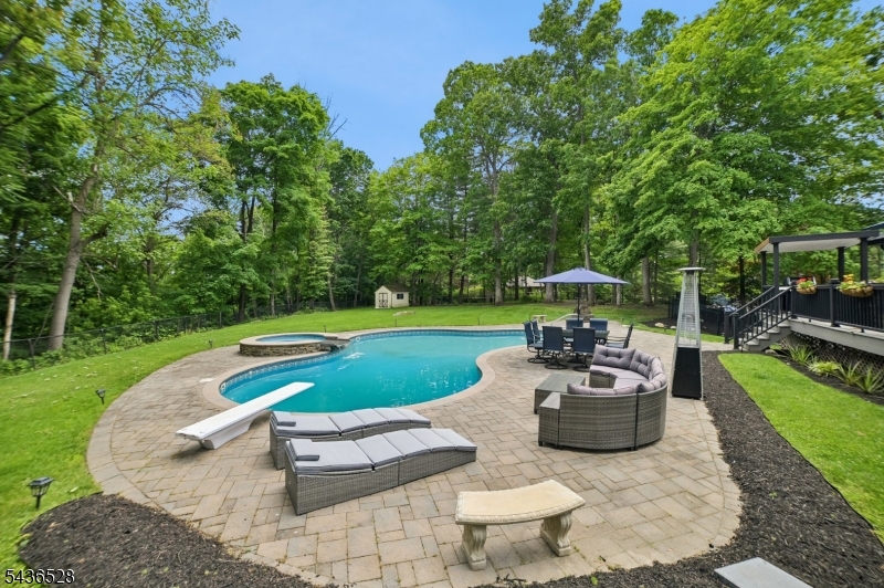 36 Ivy Pl