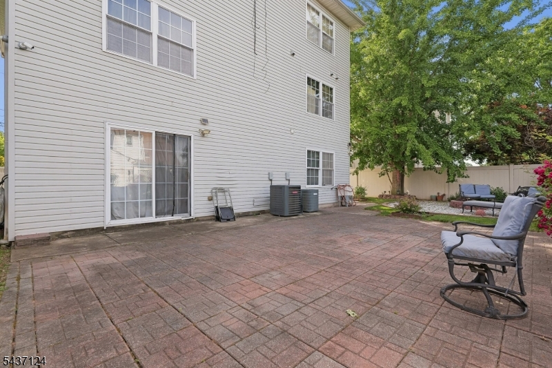 1411 Mopsick Ave