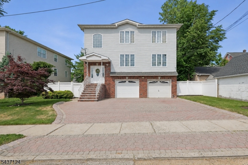 1411 Mopsick Ave