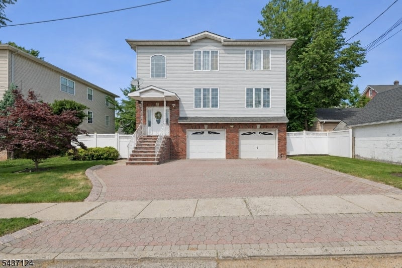 1411 Mopsick Ave