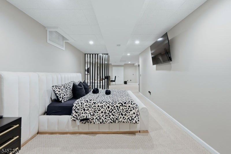 2 Butternut Ln