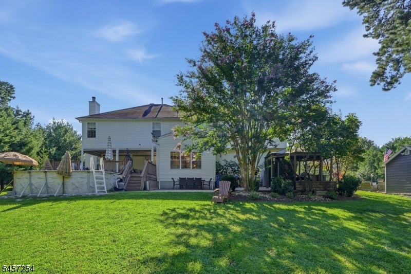 2 Butternut Ln