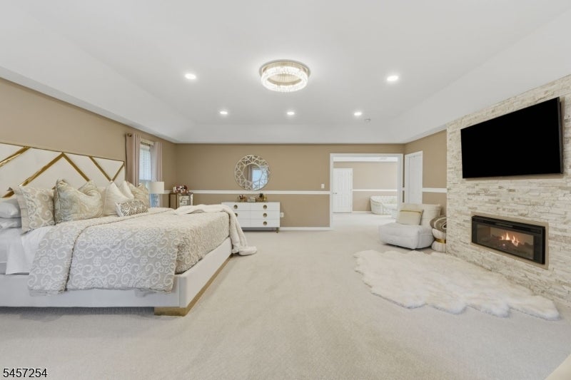2 Butternut Ln