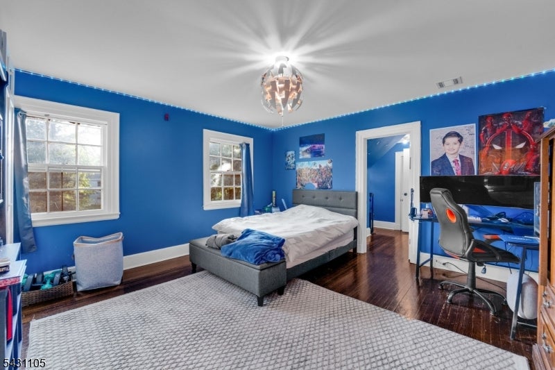 833 Salem Ave