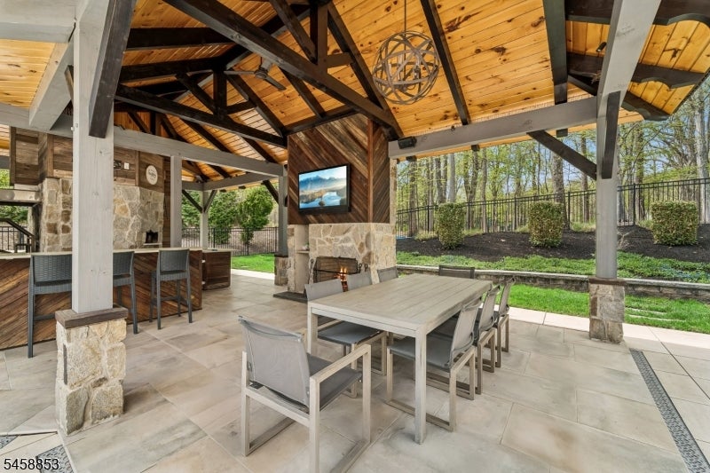 20 Pheasant Ln