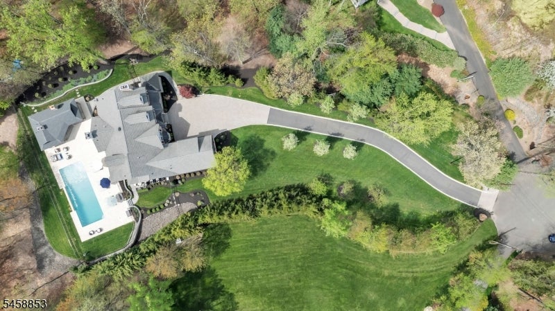 20 Pheasant Ln