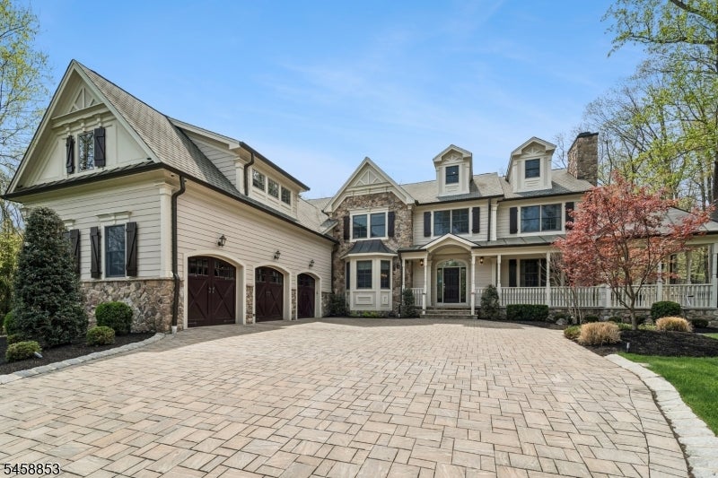 20 Pheasant Ln