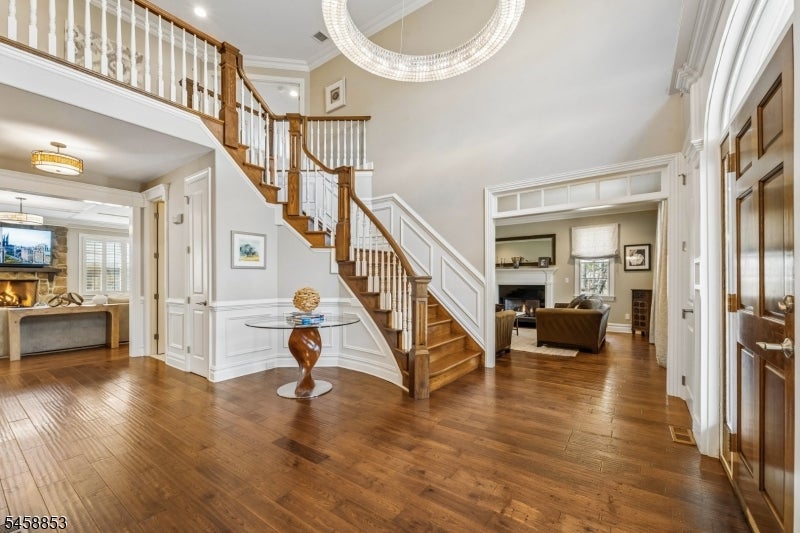 20 Pheasant Ln