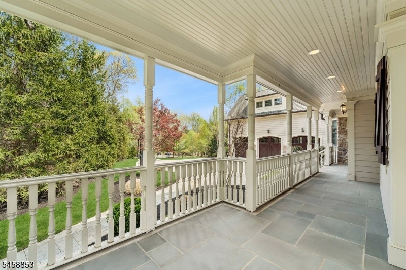 20 Pheasant Ln