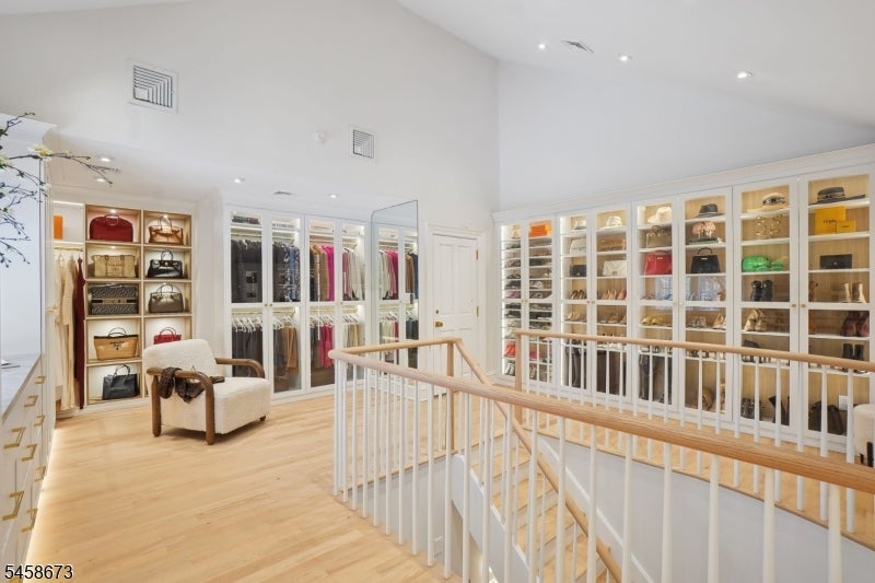 146 Village Rd