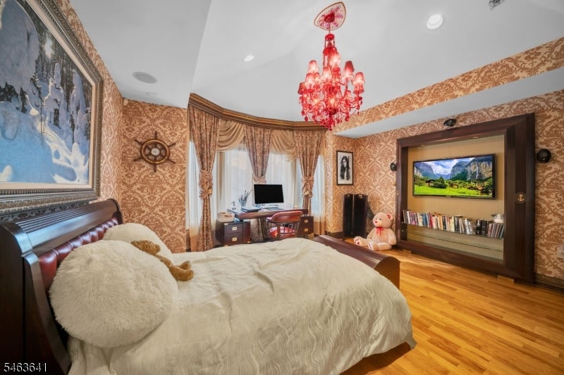 1088 Dearborn Rd