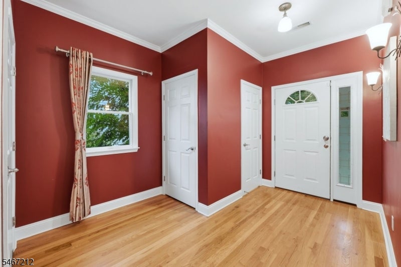 12 Vine St