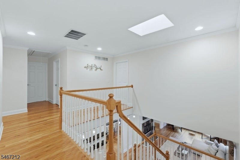 12 Vine St