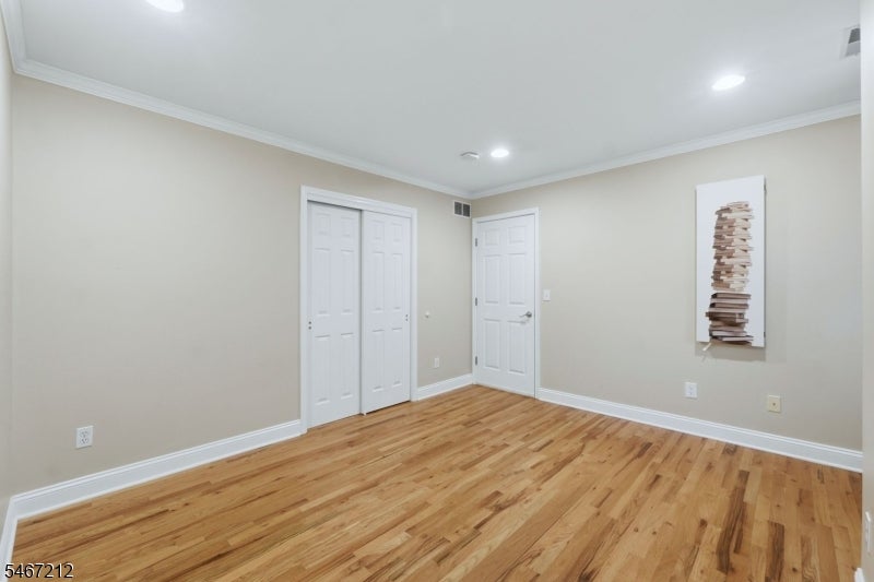 12 Vine St
