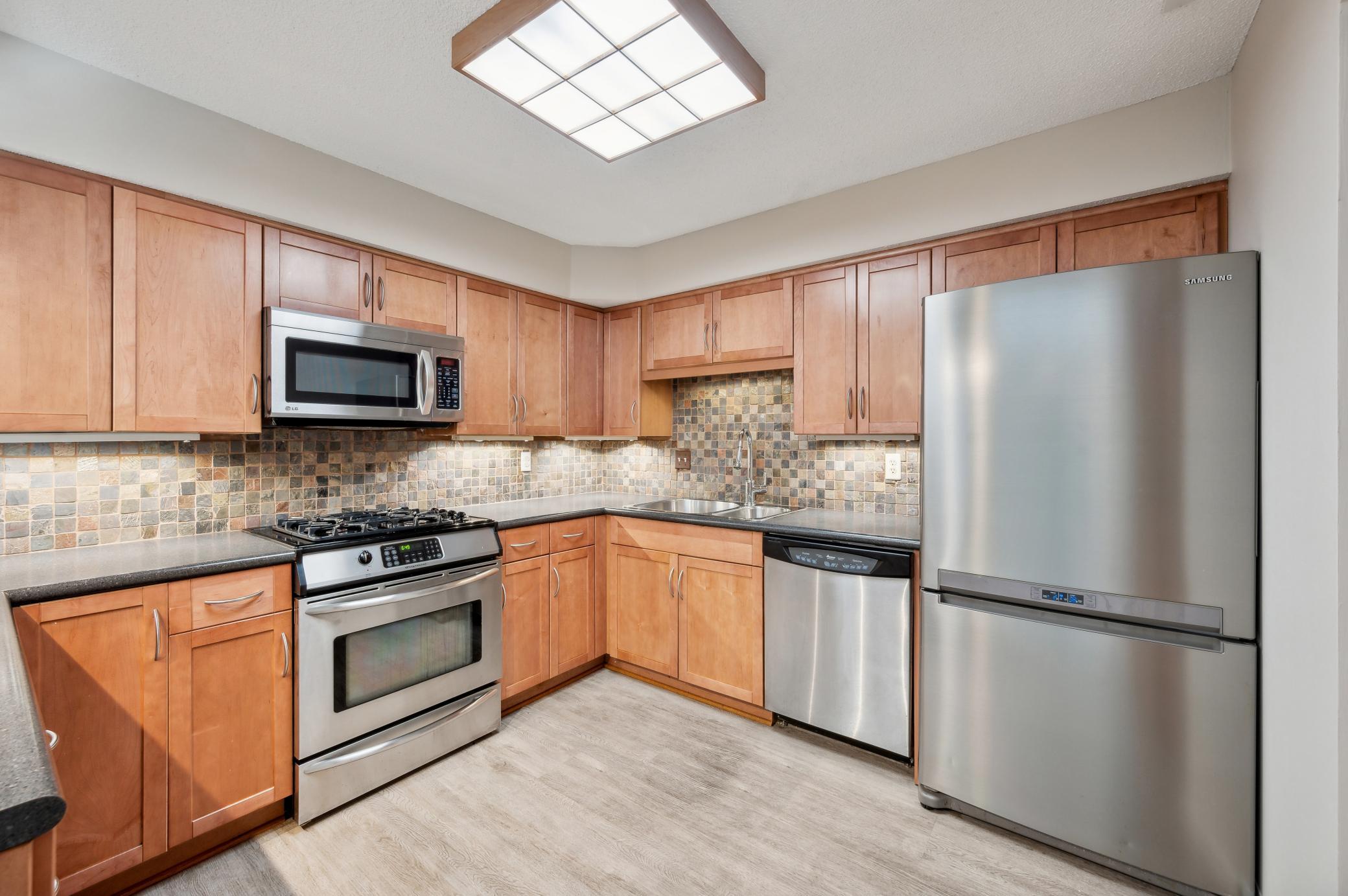 232 W Franklin Avenue Unit: #106