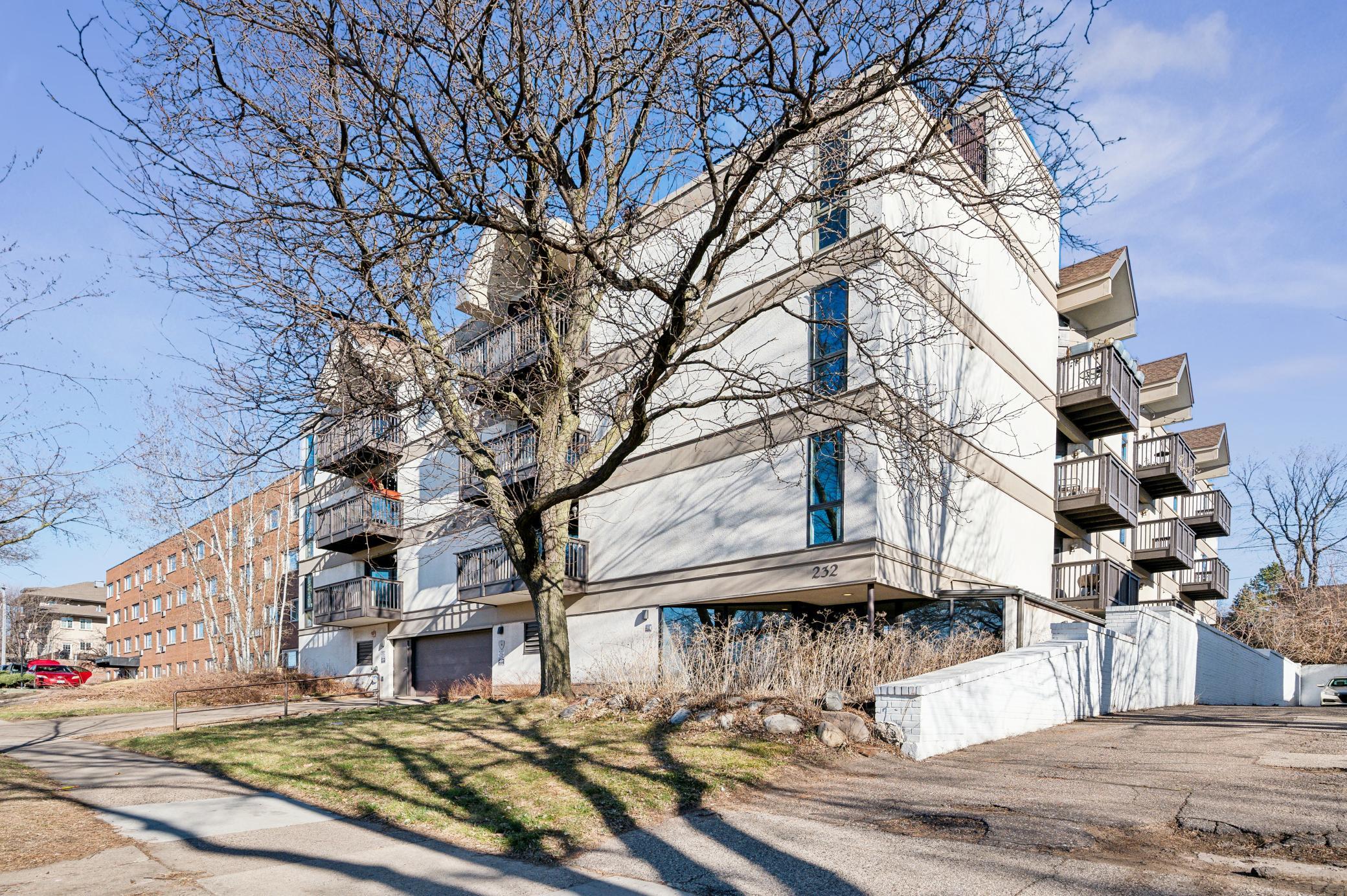 232 W Franklin Avenue Unit: #106