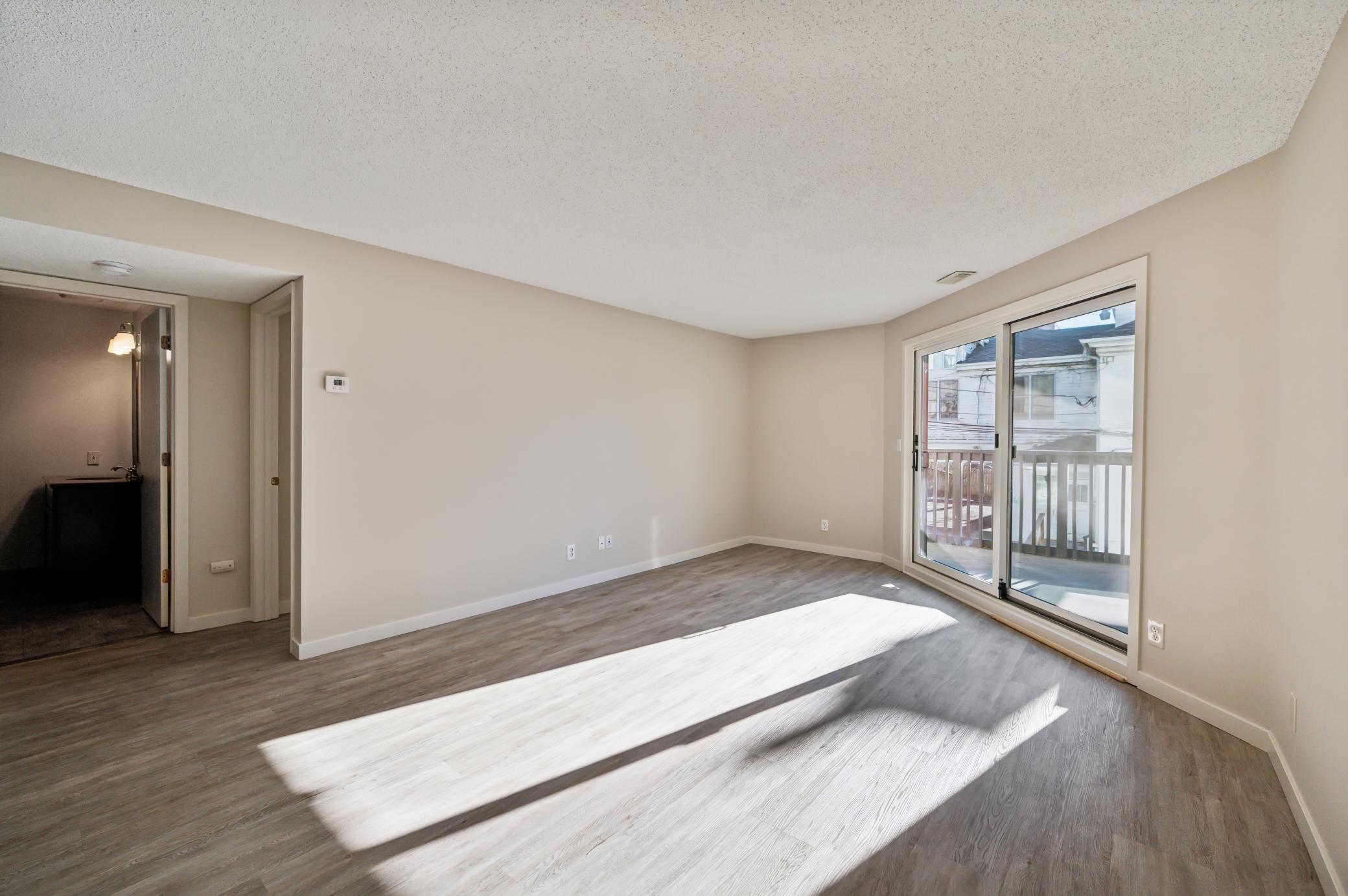 232 W Franklin Avenue Unit: #106