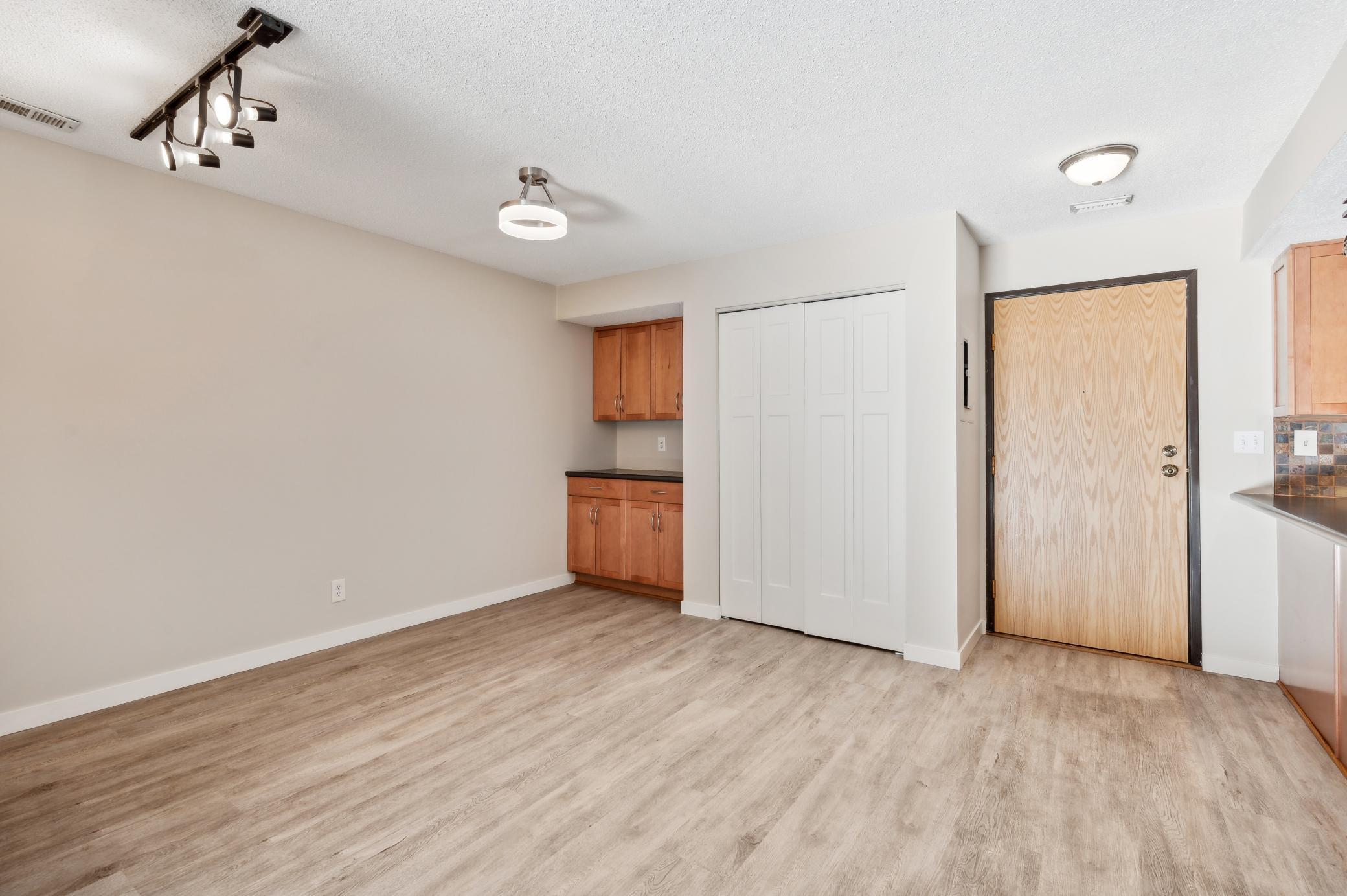 232 W Franklin Avenue Unit: #106