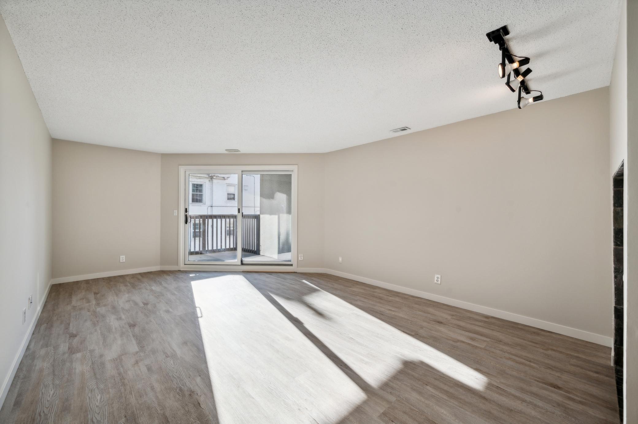 232 W Franklin Avenue Unit: #106