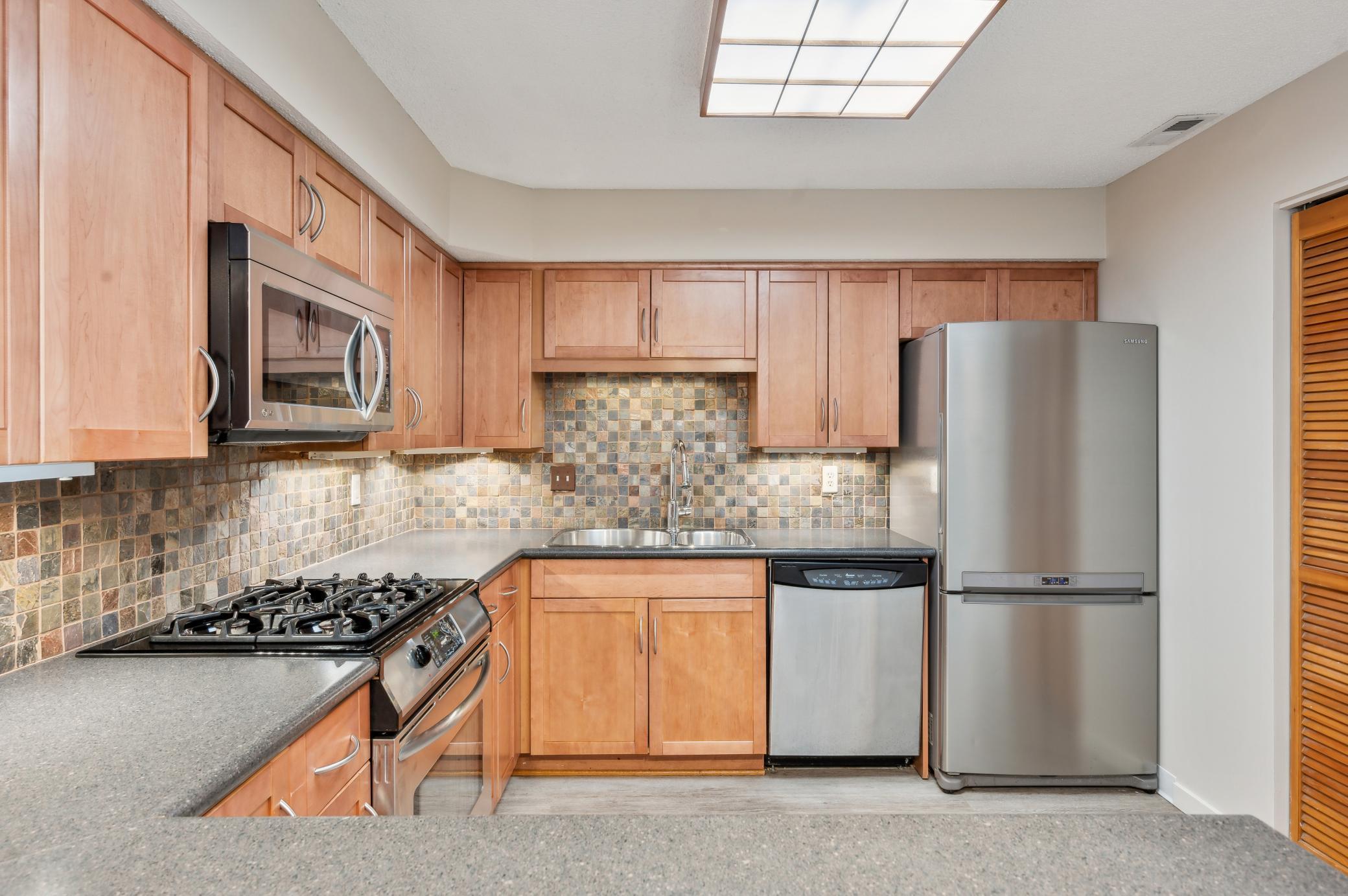 232 W Franklin Avenue Unit: #106