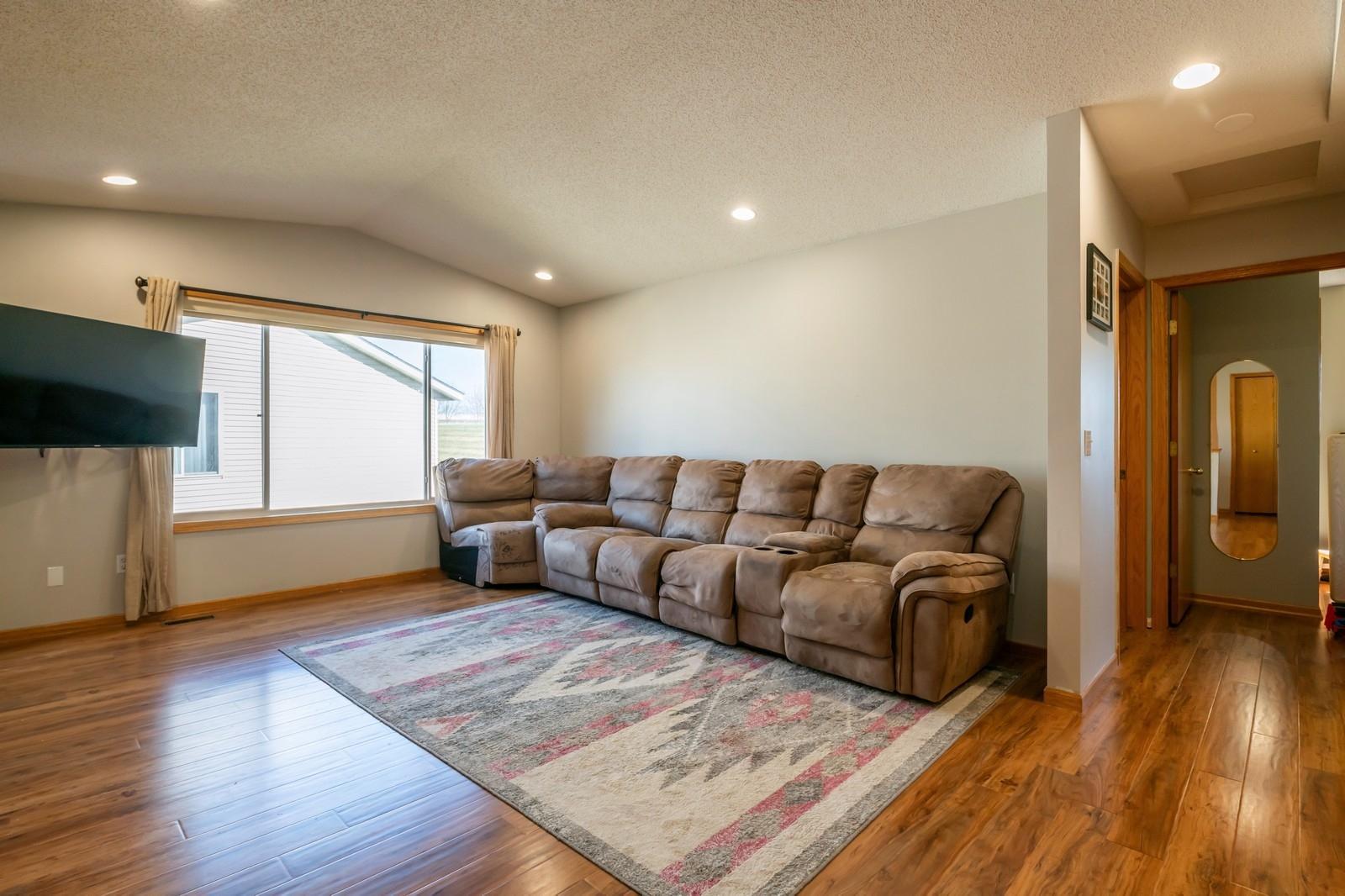 1513 Mcintosh Circle