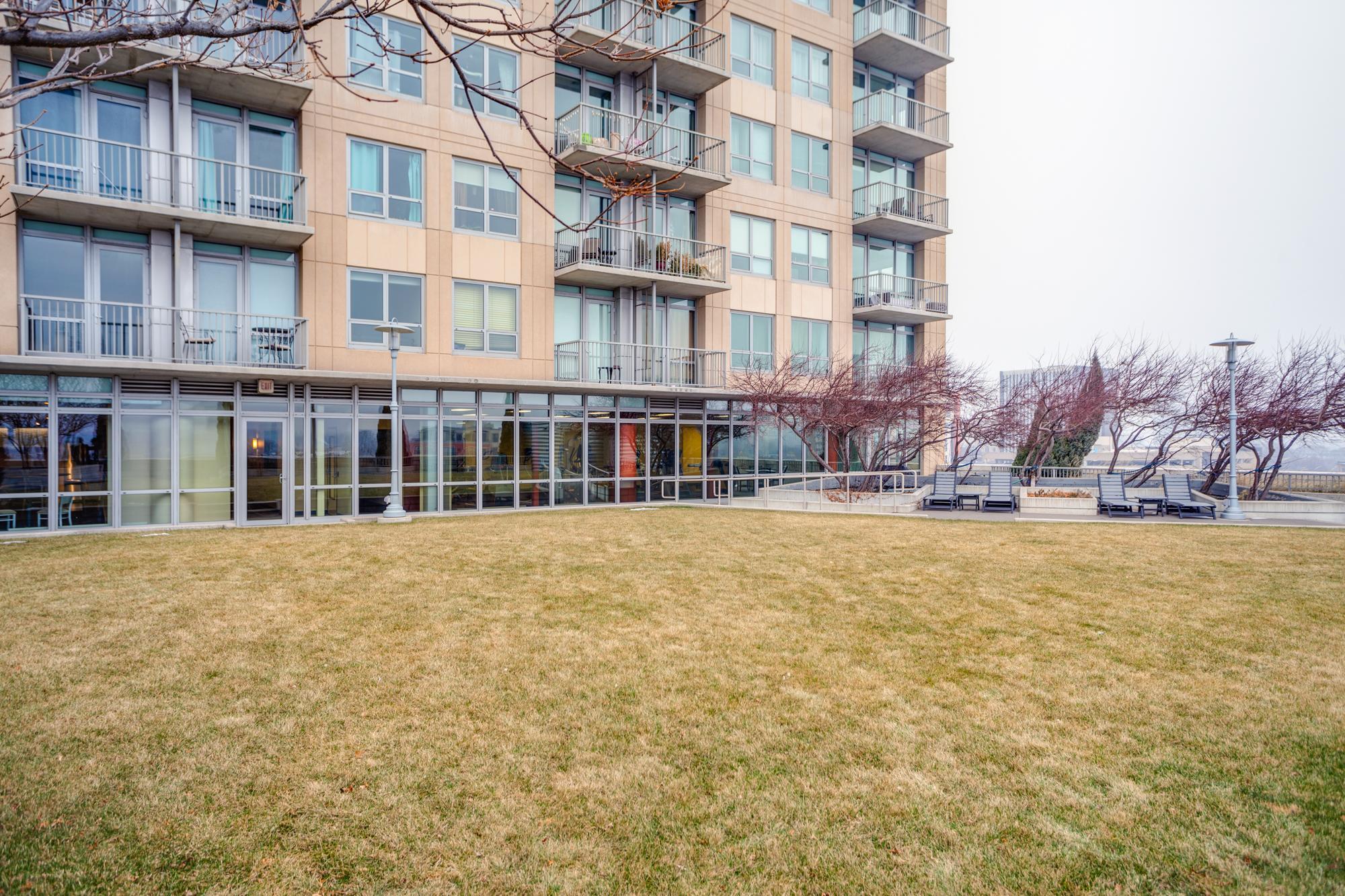 929 Portland Avenue Unit: 1206