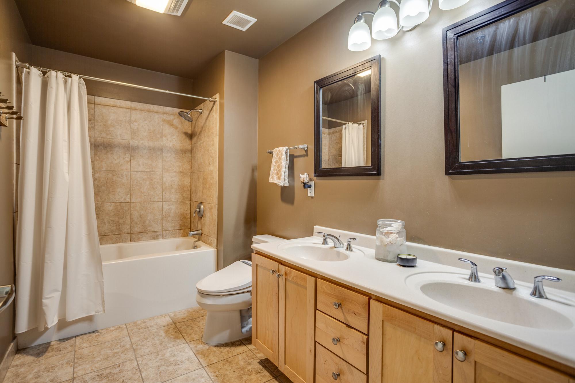 929 Portland Avenue Unit: 1206