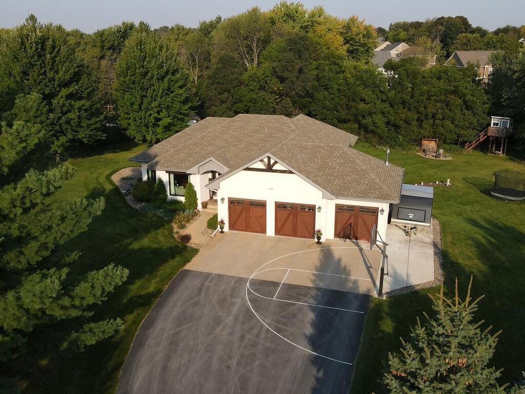 17820 Wedgewood Lane