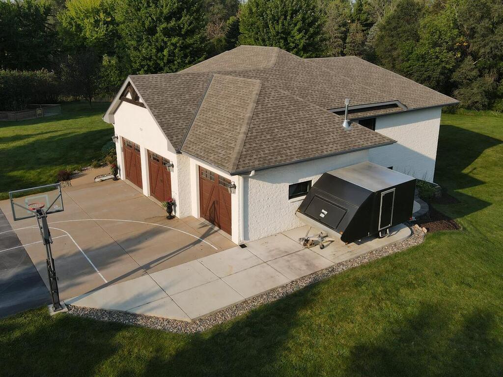 17820 Wedgewood Lane