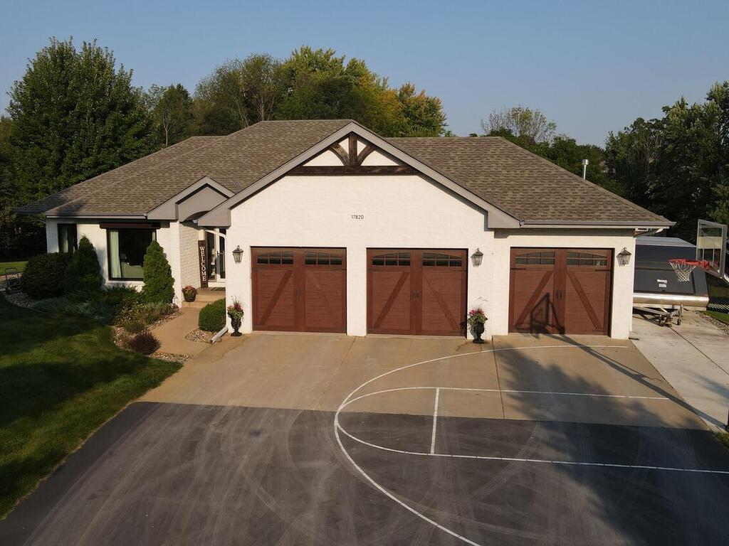 17820 Wedgewood Lane