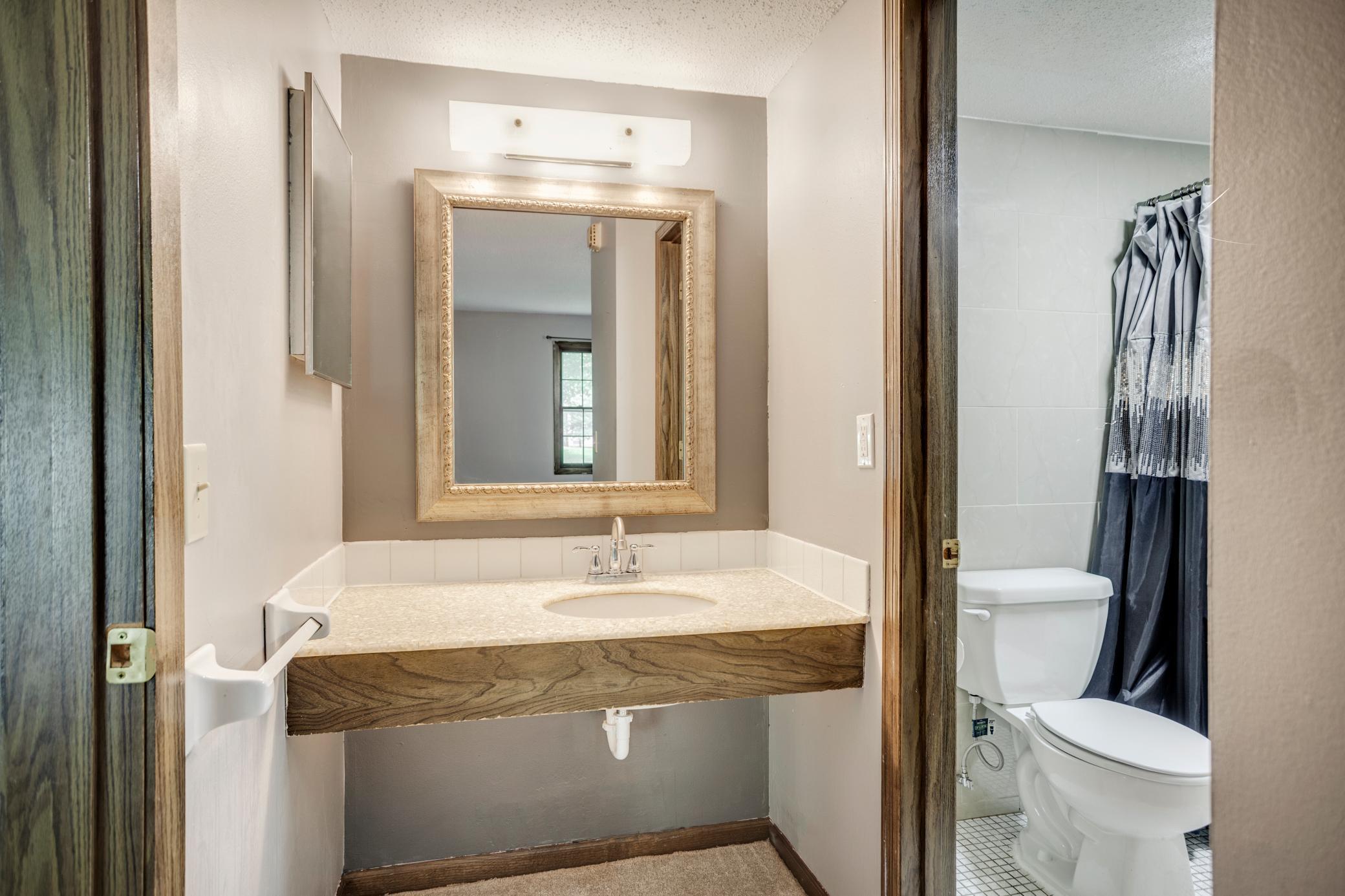 702 Old Settlers Trail Unit: 3