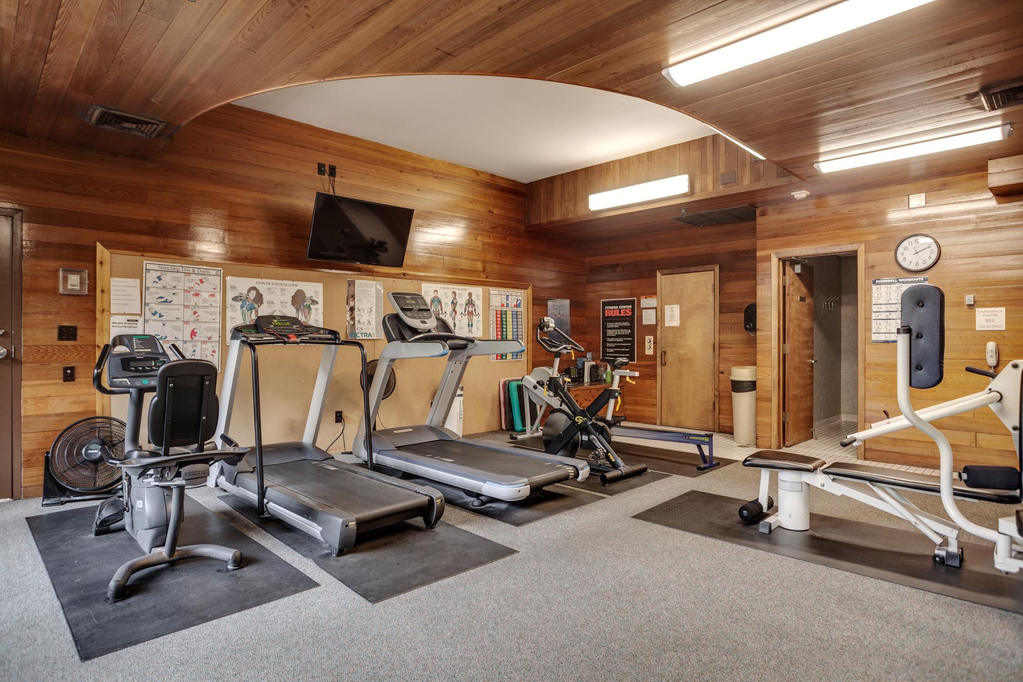 1225 Lasalle Avenue Unit: 1704