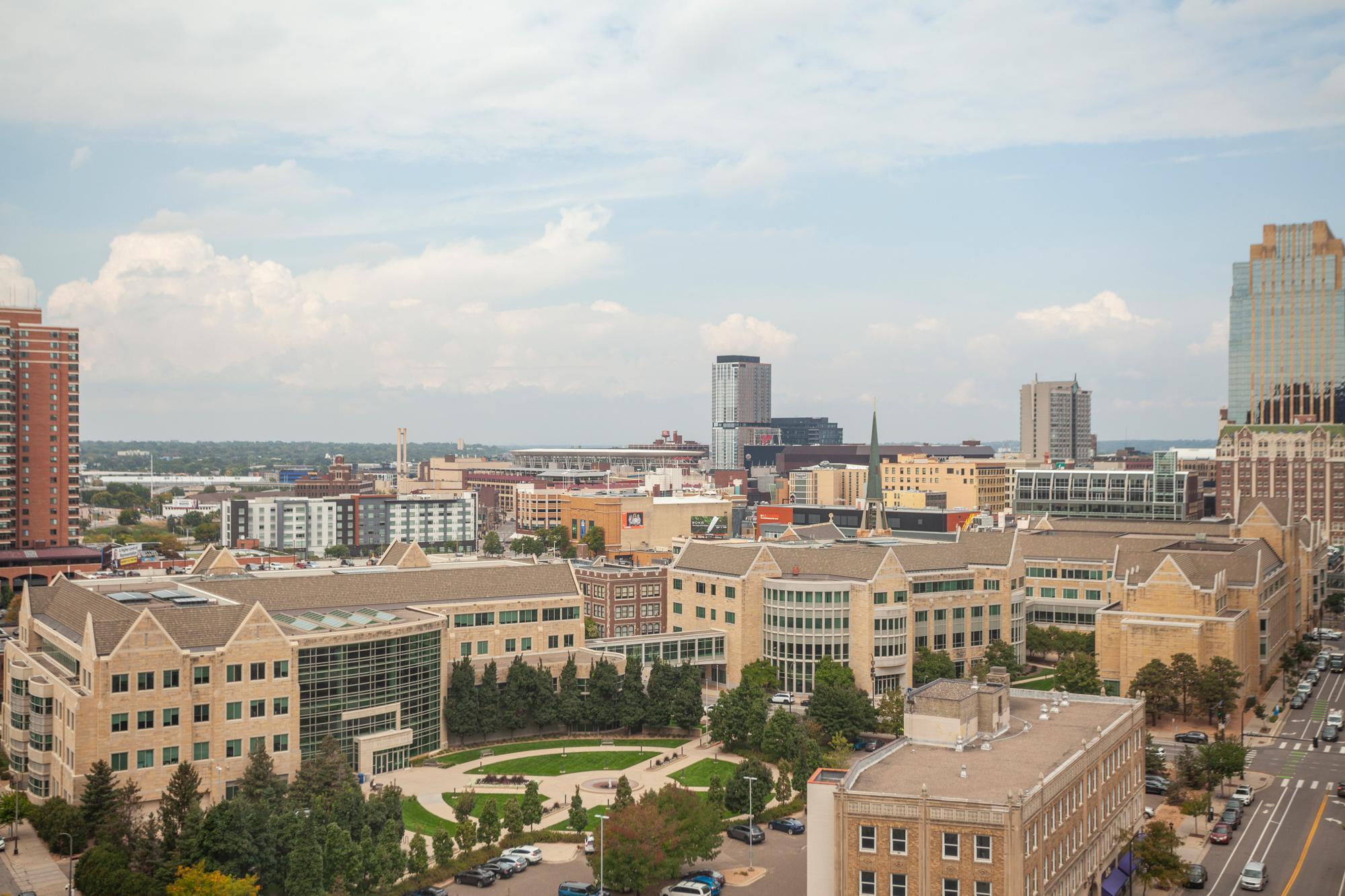 1225 Lasalle Avenue Unit: 1704