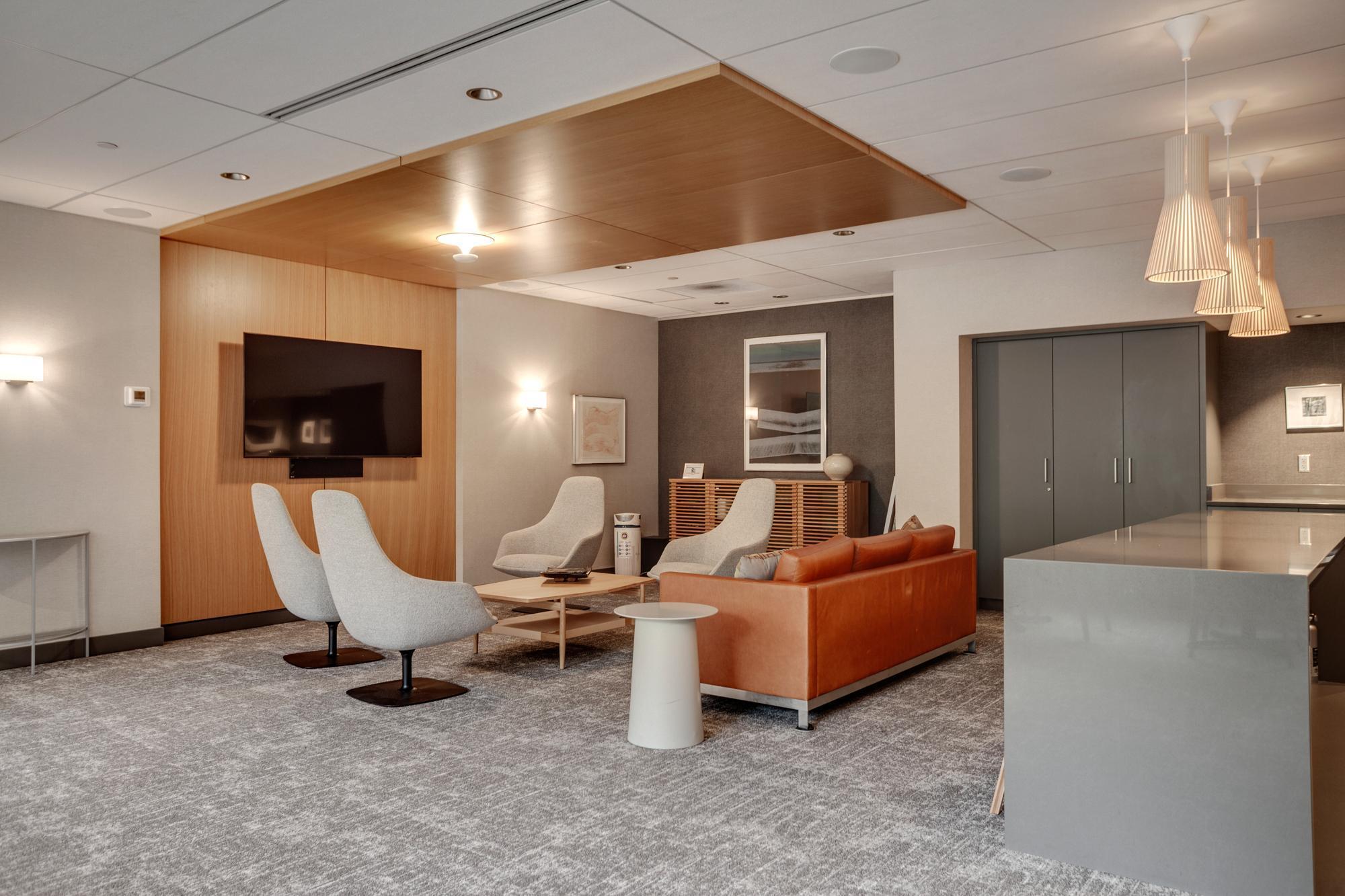 1225 Lasalle Avenue Unit: 1704