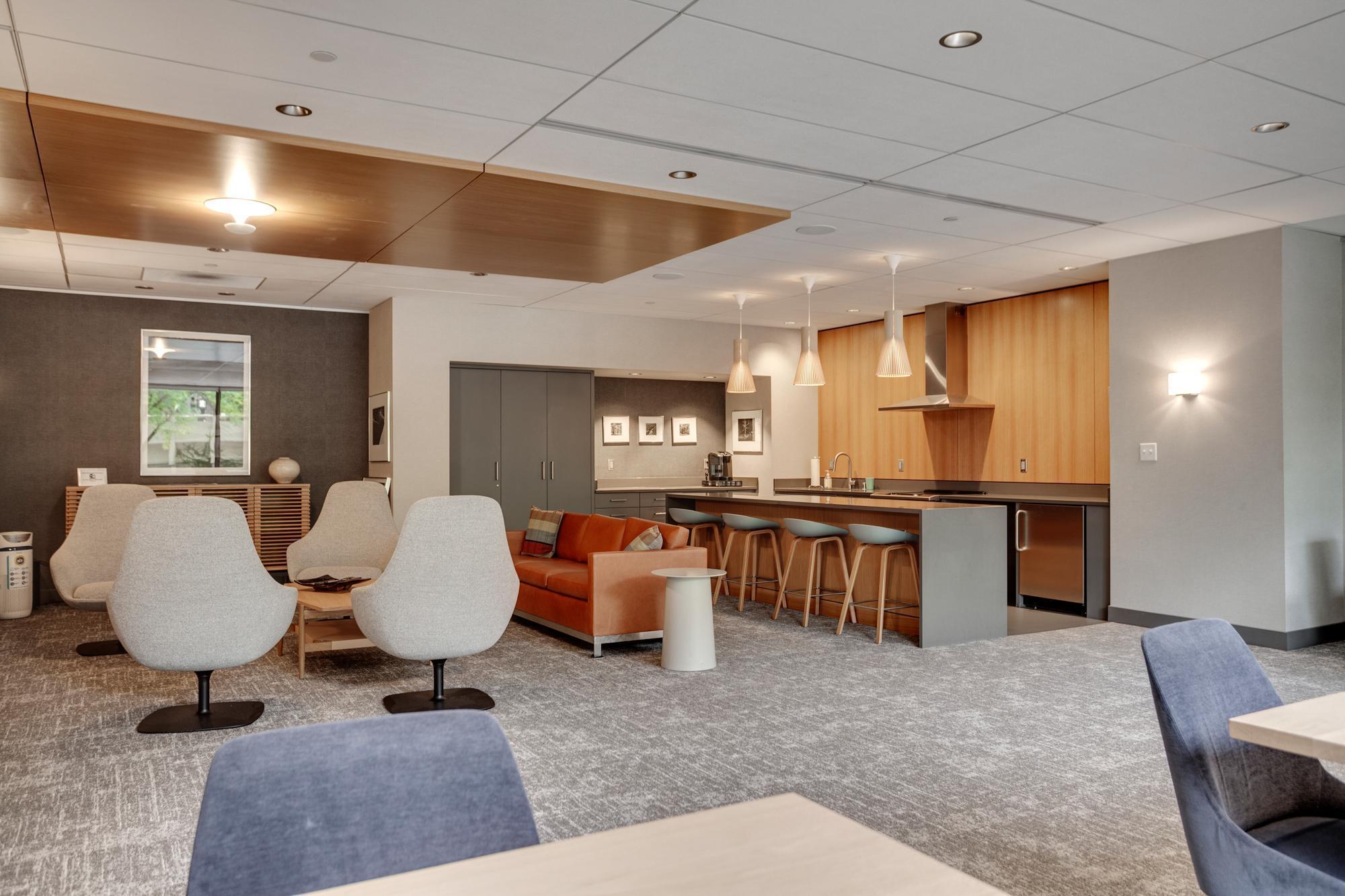 1225 Lasalle Avenue Unit: 1704
