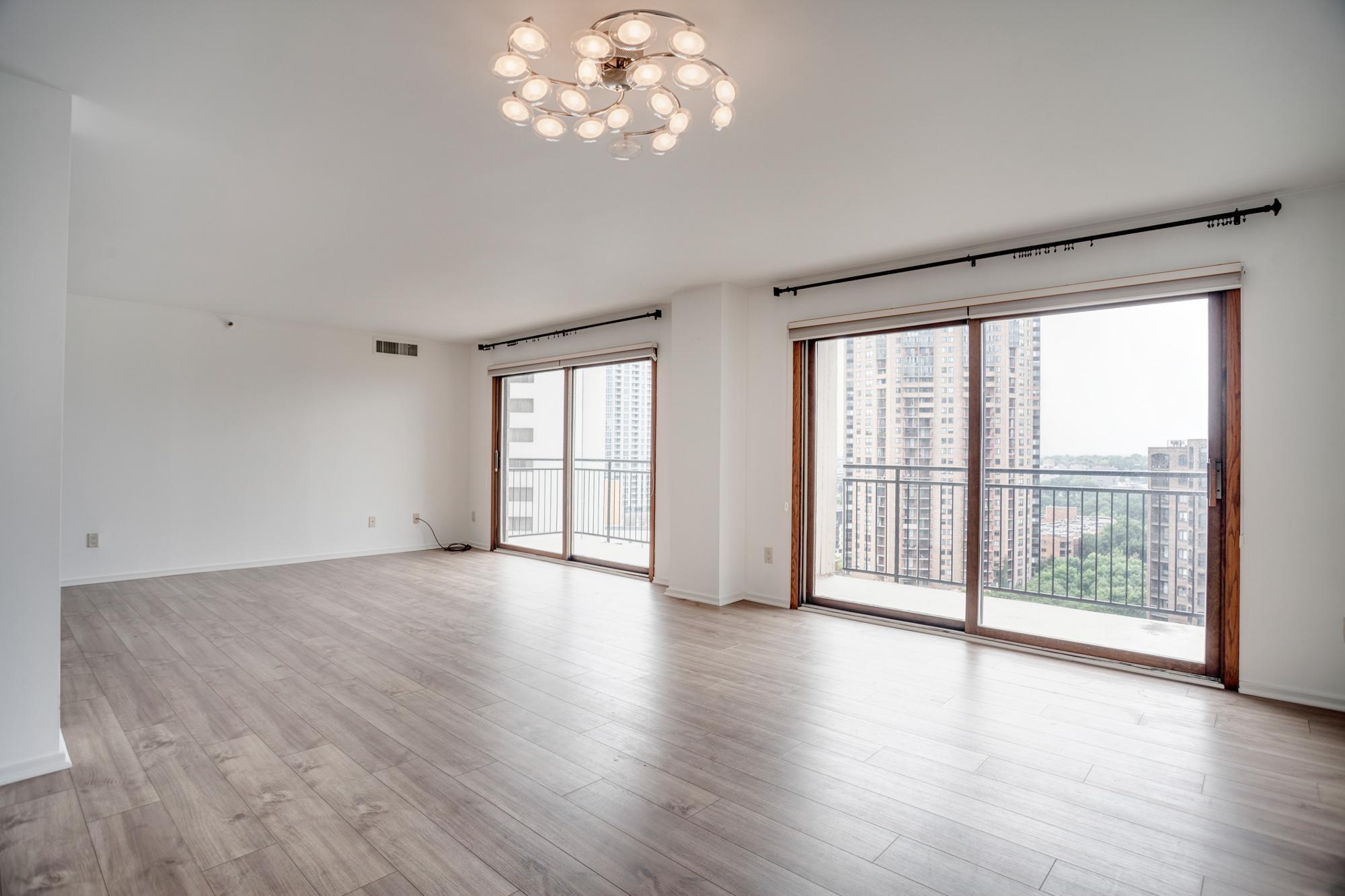 1225 Lasalle Avenue Unit: 1704
