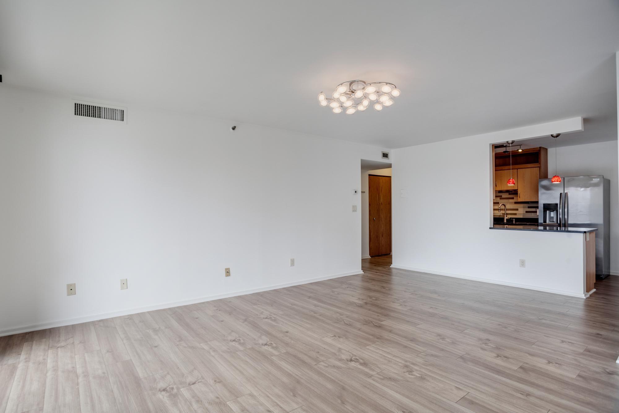 1225 Lasalle Avenue Unit: 1704