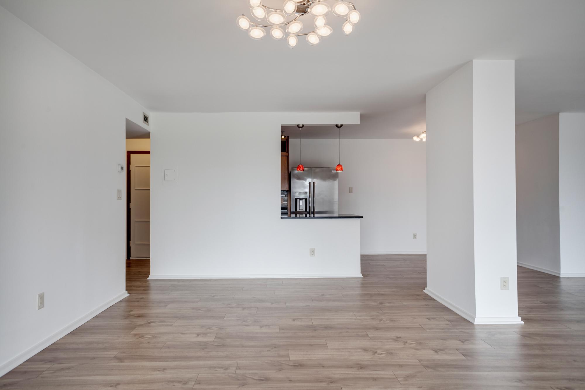 1225 Lasalle Avenue Unit: 1704