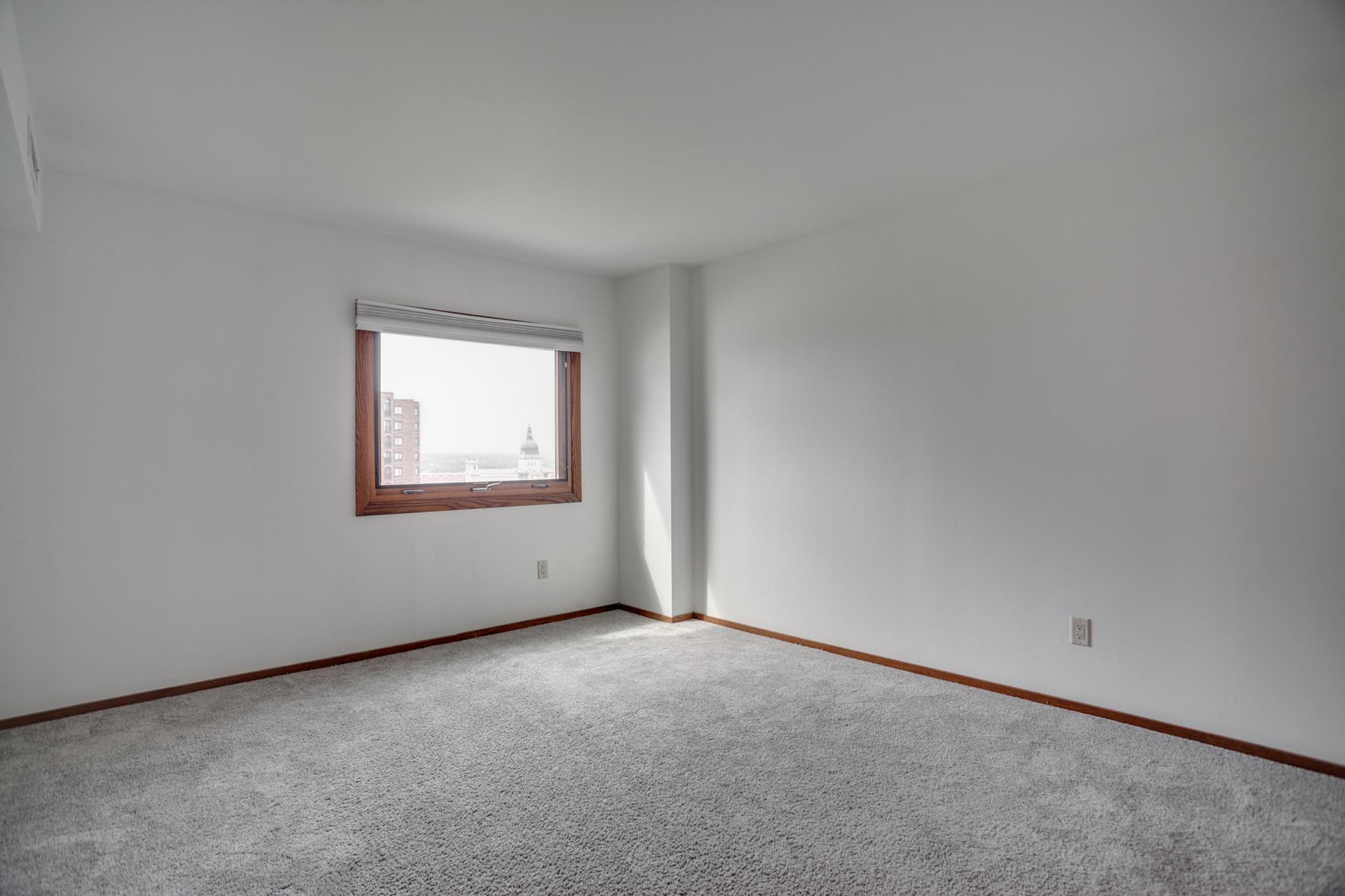 1225 Lasalle Avenue Unit: 1704