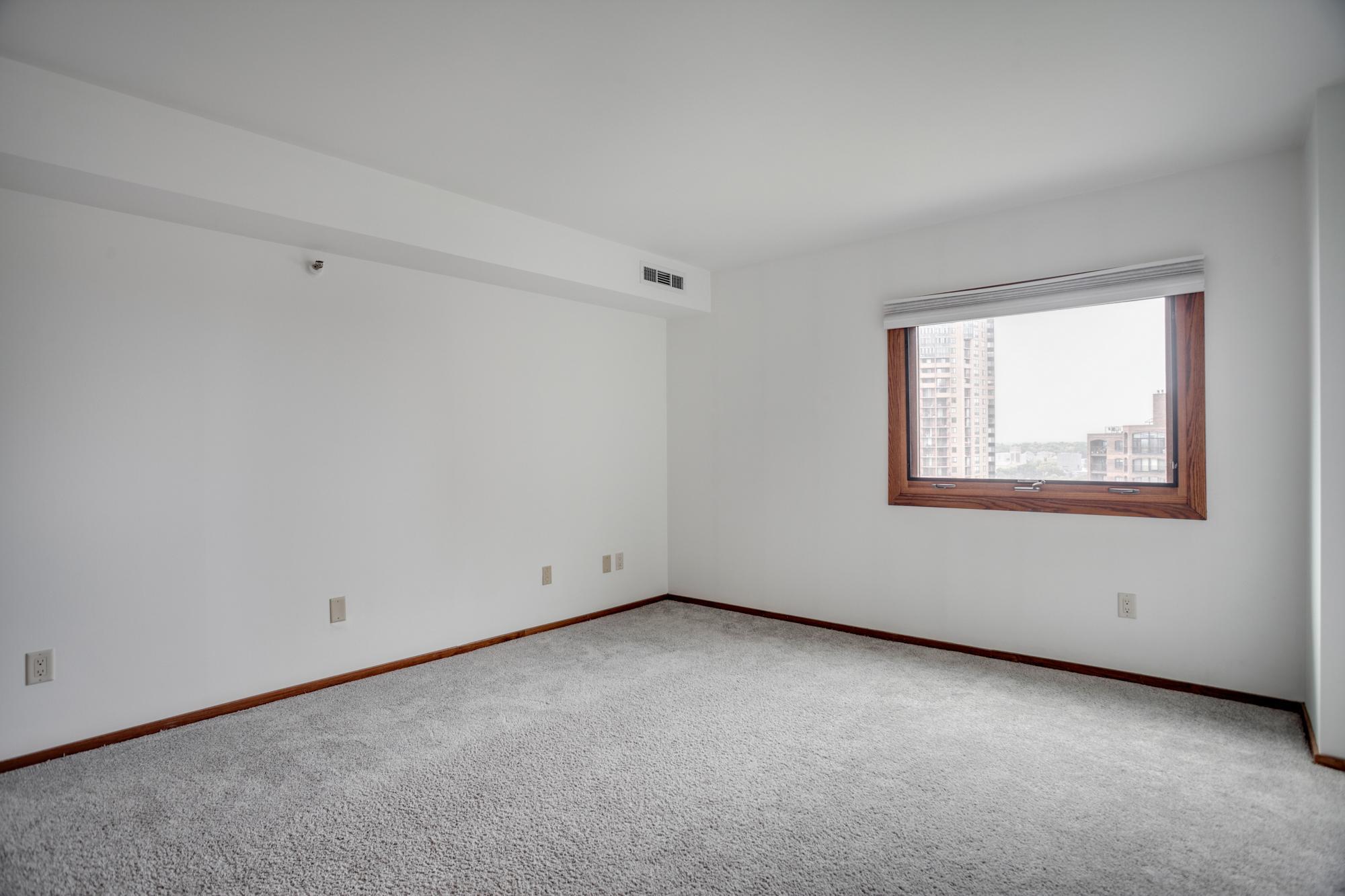 1225 Lasalle Avenue Unit: 1704