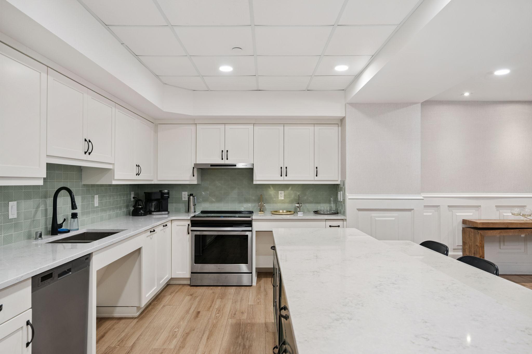 110 1st Avenue NE Unit: F1502