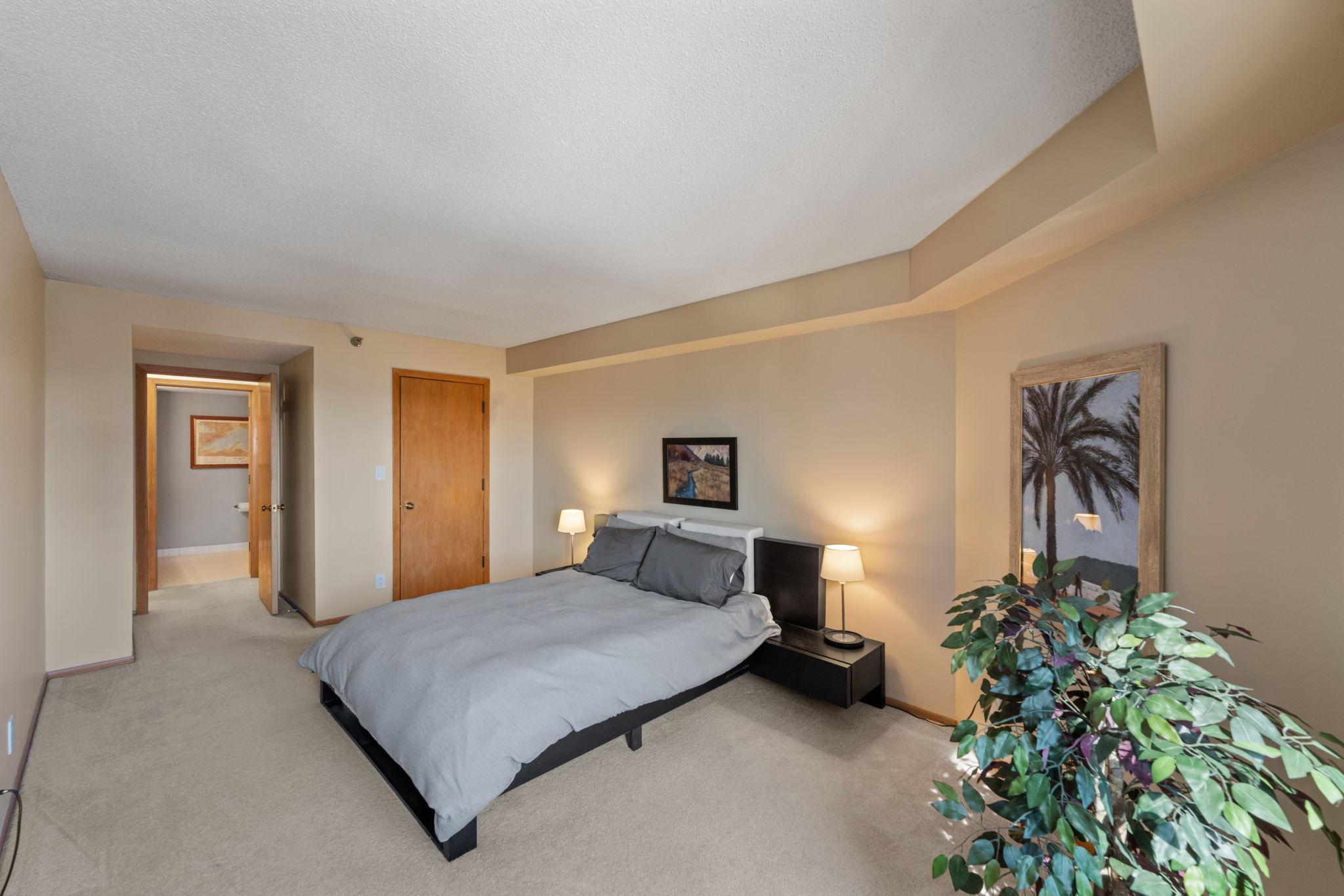 110 1st Avenue NE Unit: F1502