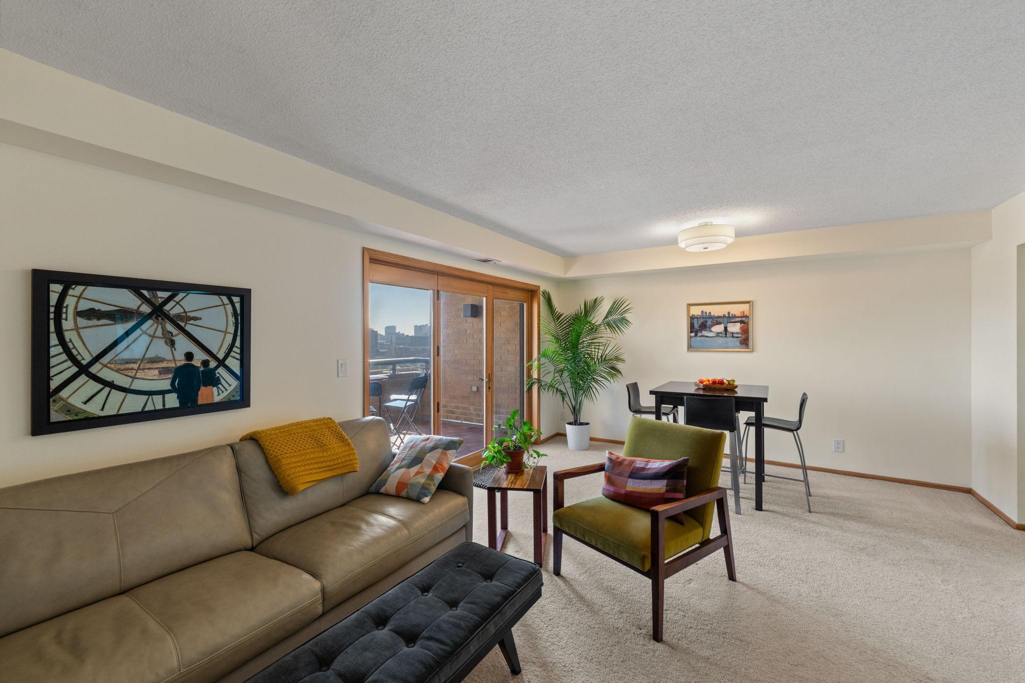 110 1st Avenue NE Unit: F1502