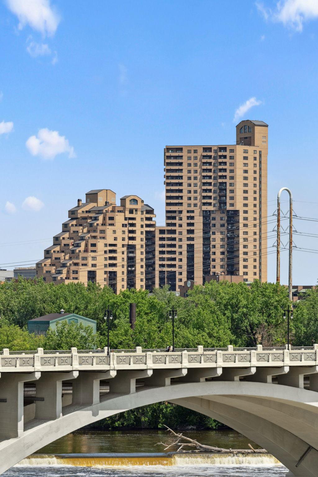 110 1st Avenue NE Unit: F1502