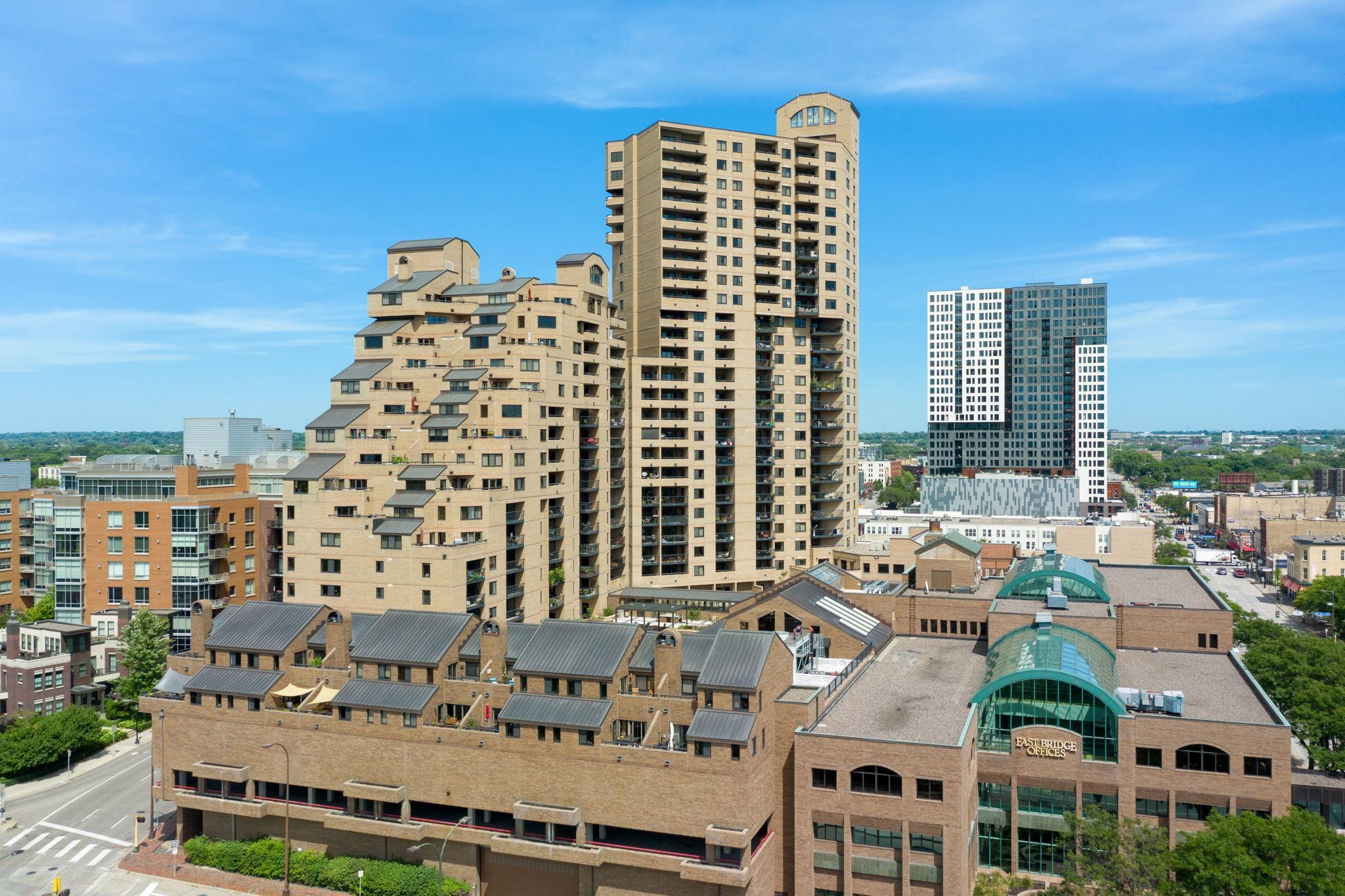 110 1st Avenue NE Unit: F1502