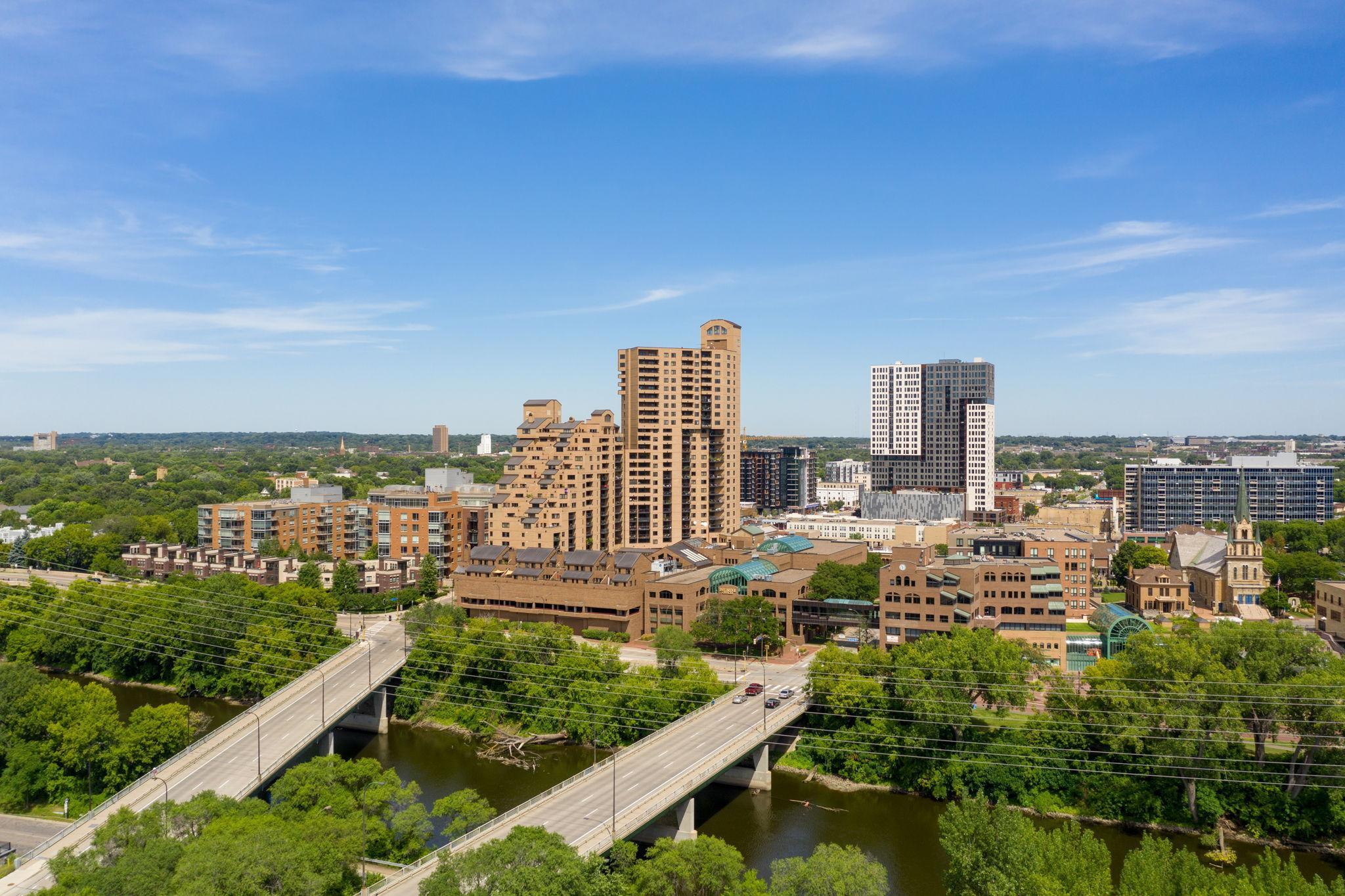 110 1st Avenue NE Unit: F1502